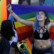 Confusión de identidad sexual en púberes por proselitismo LGBT+