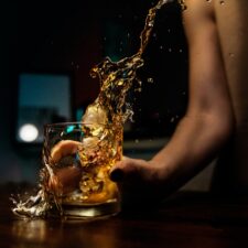 El alcohol: la droga más peligrosa del mundo, por el daño real que causa