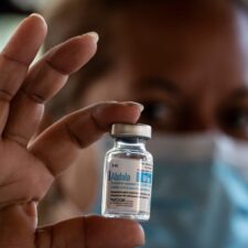 Abdala, una vacuna obsoleta comprada con fines político