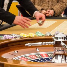 Gómez Palacio promueve casinos, un negocio nocivo